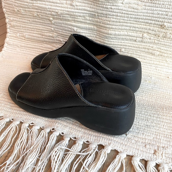 Minnetonka Platform Mules/Sandals - Picture 4 of 5